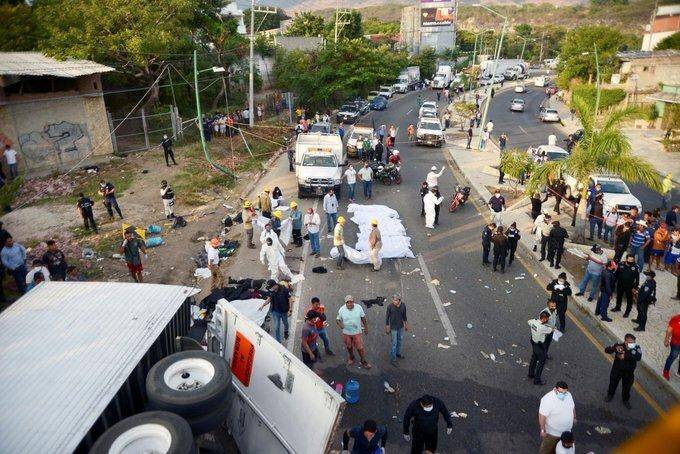 Suben a 56 muertos por volcadura de camión en Chiapas, México