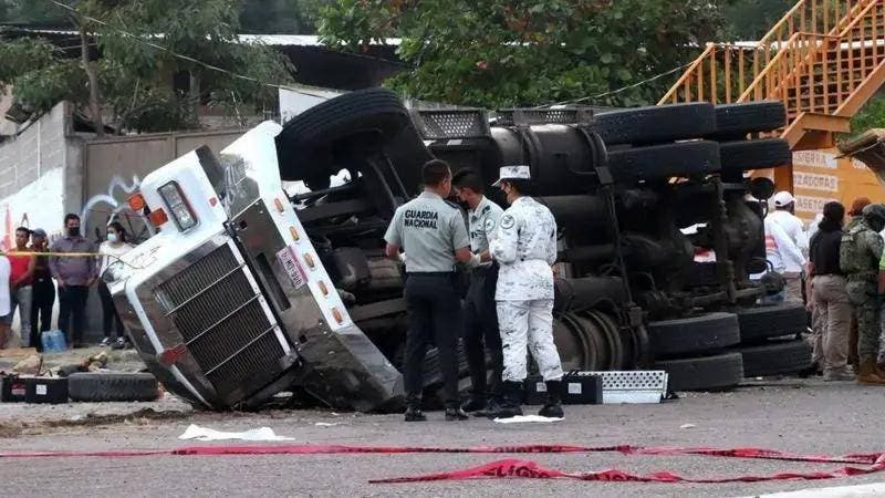 México: Iban tres dominicanos en tráiler que accidentó; van más de 50 muertos