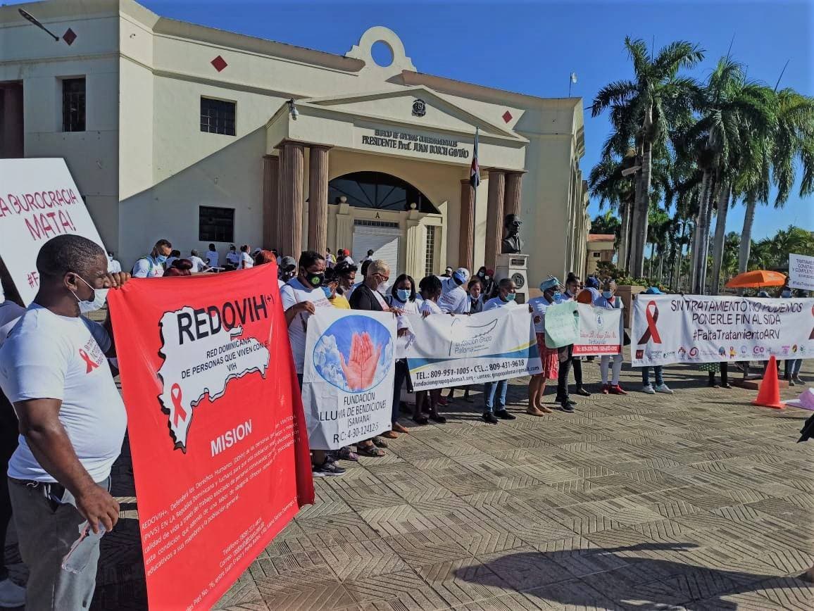 Personas con VIH protestan frente al Palacio en reclamo de medicamentos