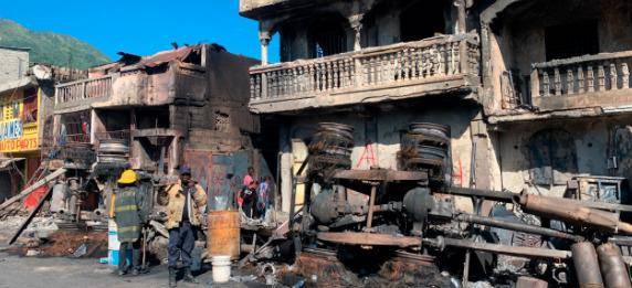 Aumentan a 95 los muertos en explosión del camión cisterna en Haití