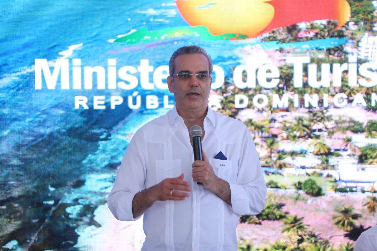 Abinader invertirá más de RD$111 millones en reconstrucción playa Guayacanes