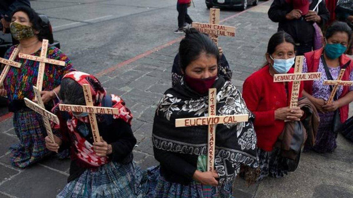 Identifican a 11 de los 13 muertos por matanza por tierras en Guatemala