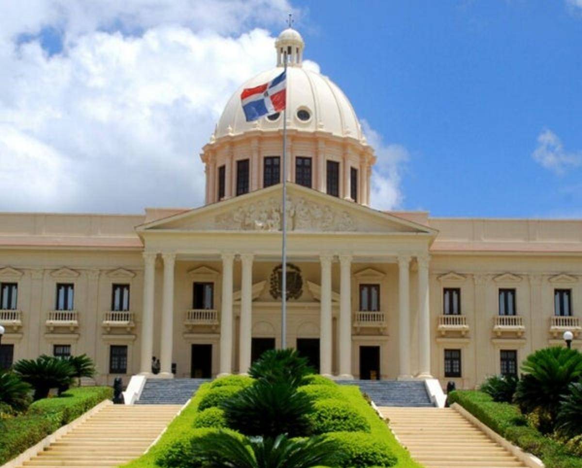 Gobierno dice puertas del Palacio Nacional están abiertas al CMD