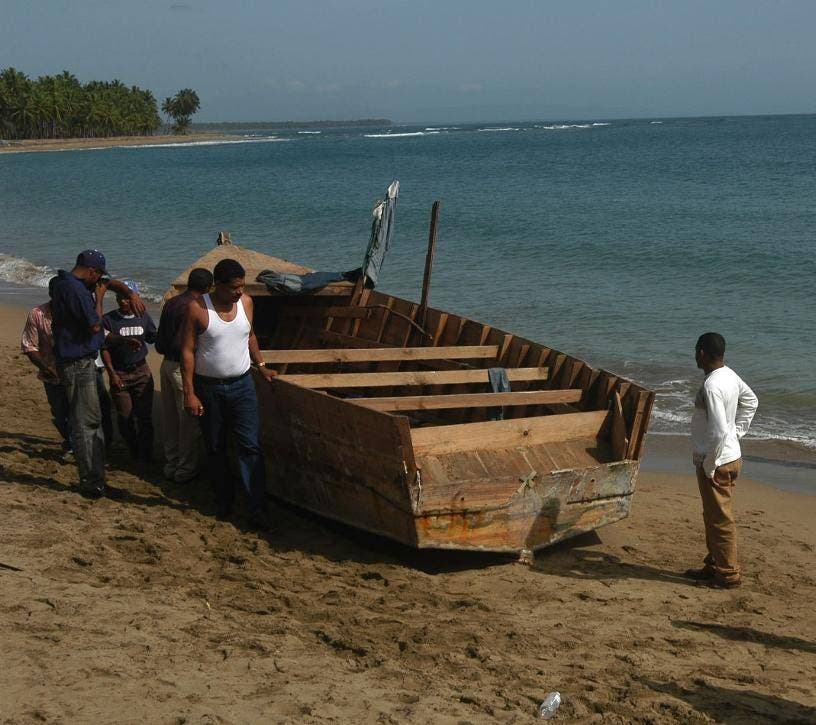 Bahamas detiene 79 haitianos iban barco