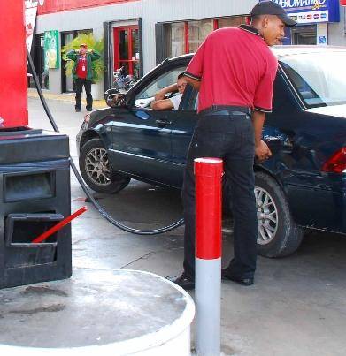 Gobierno aumenta precio de combustibles