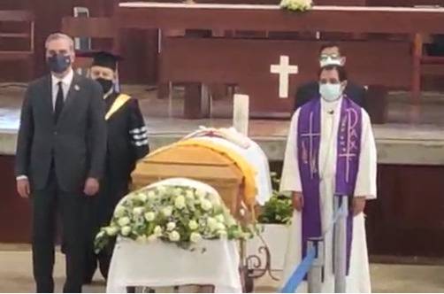 Abinader rinde honores fúnebres a monseñor Agripino Núñez Collado