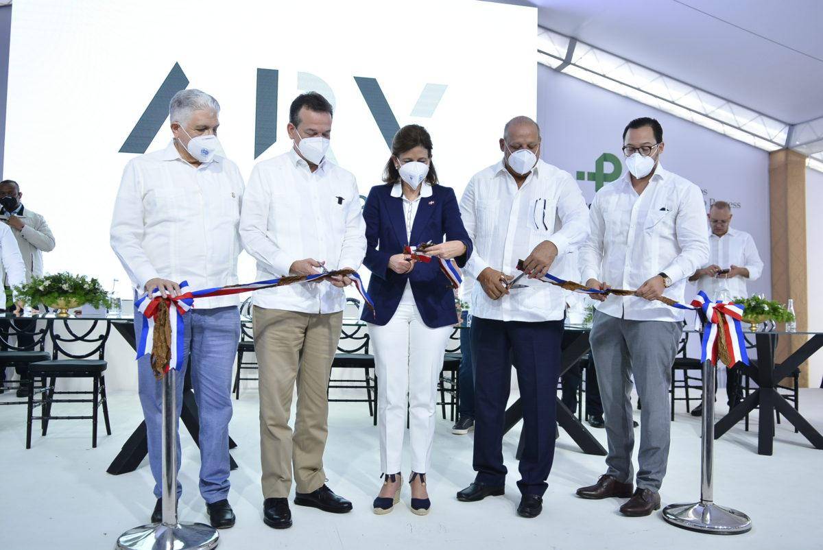 Inauguran dos nuevas empresas en Santiago