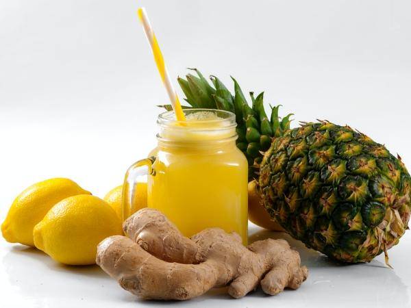 Licuado o Jugo de Jengibre y Limón con piña tipo Detox