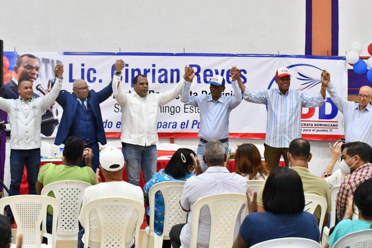 Partido Demócrata Dominicano juramenta su presidente y vicepresidente en SDE
