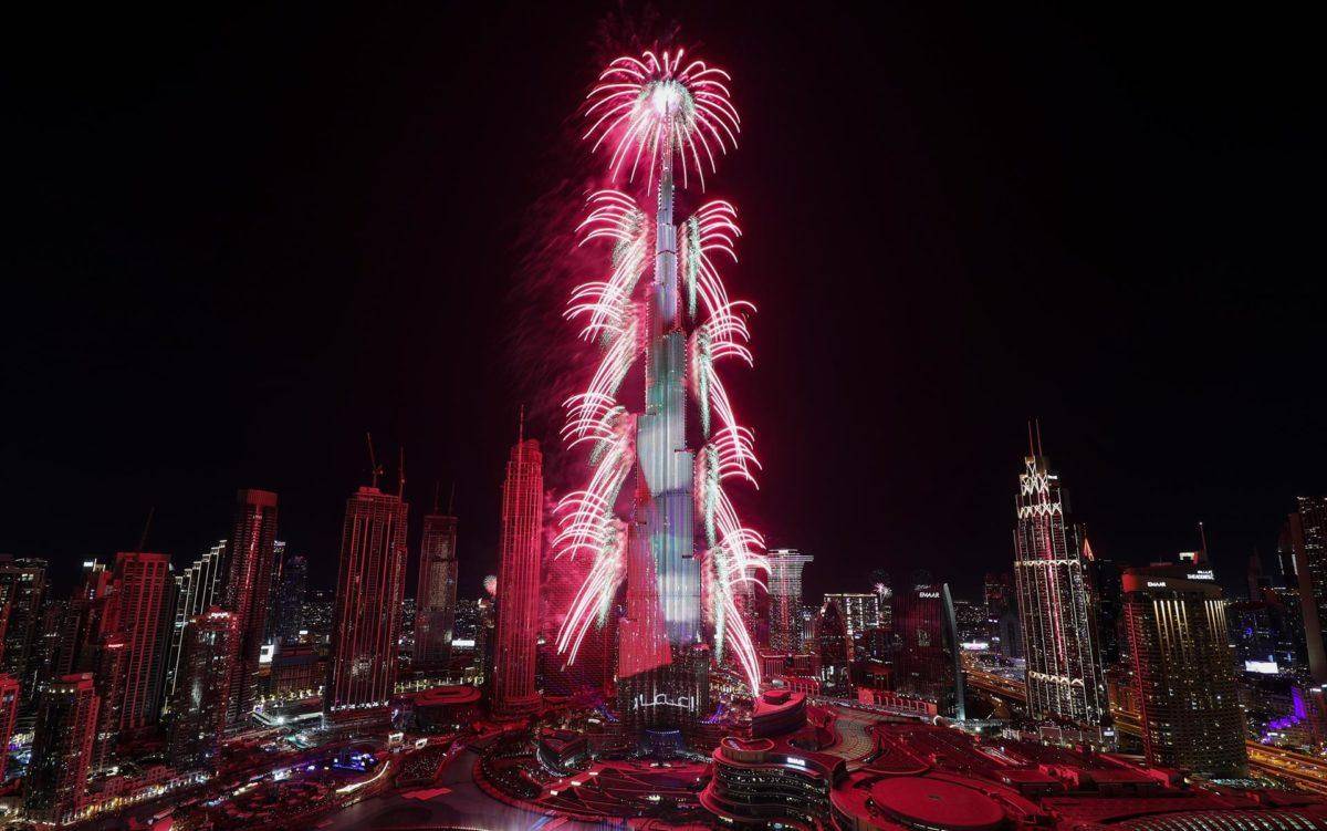 Emiratos Árabes Unidos bate cinco récord Guiness con sus fuegos artificiales en Año Nuevo