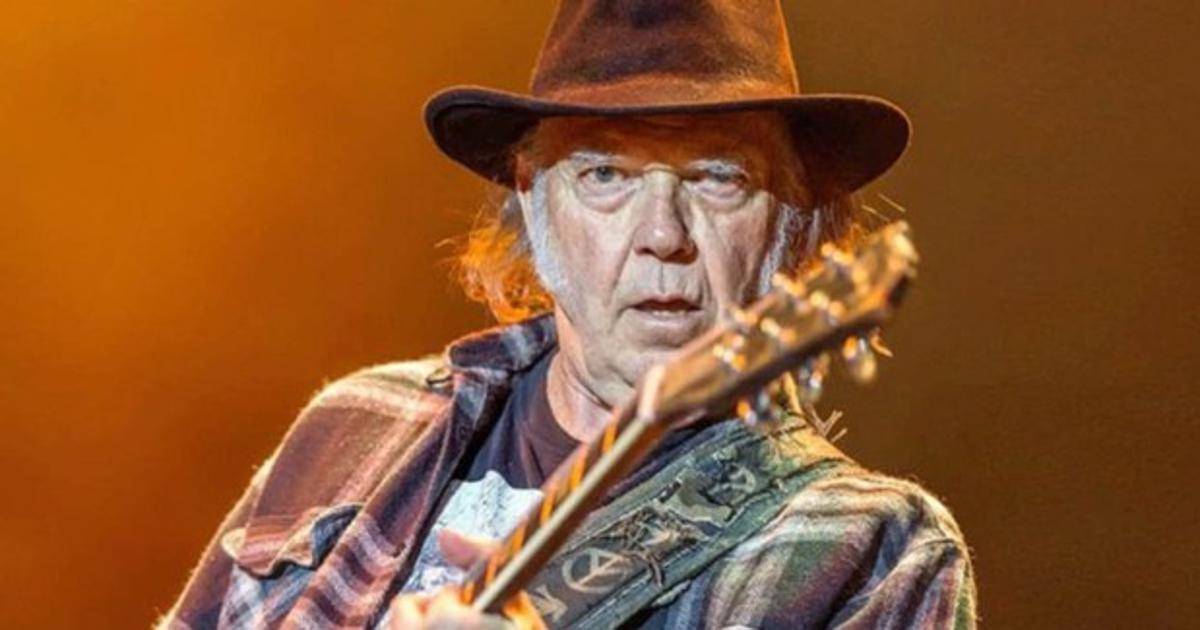 La disputa por la que Spotify retiró la música de Neil Young de su catálogo
