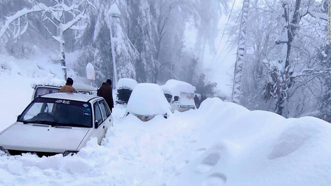 Tormenta de nieve en el este de EEUU deja cerca de 200,000 hogares sin luz