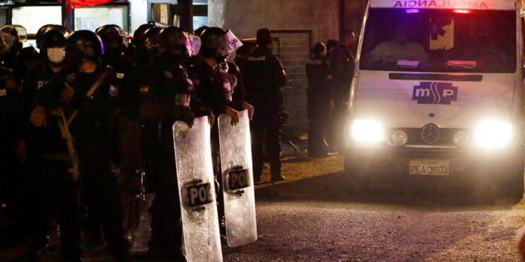Motín en cárcel mexicana deja 20 policías heridos