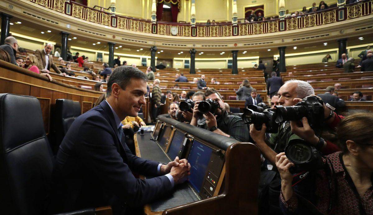 El PP gana los comicios regionales España pero necesita a ultraderecha