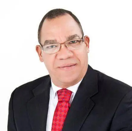 José Miguel Gómez y su tertulia “Jueves de Salud Mental”