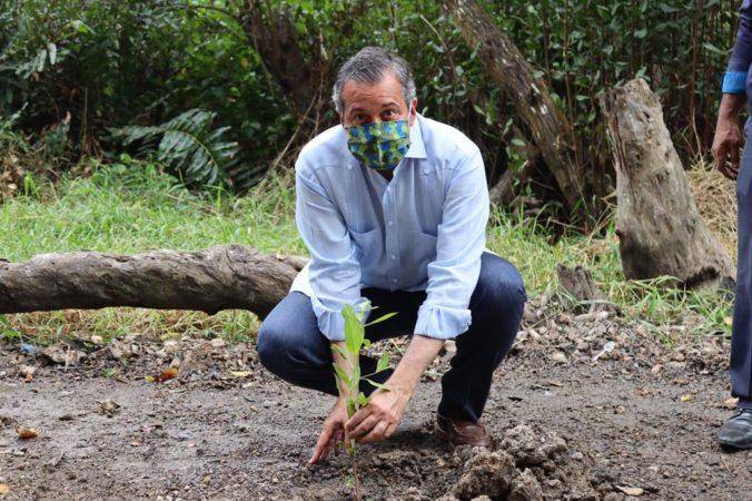 Ministro de Medio Ambiente Orlando Jorge Mera.