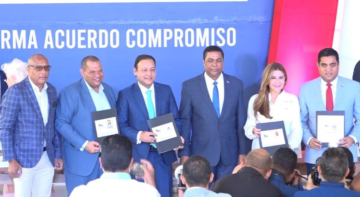 Cabildos reciben de Liga Municipal Dominicana RD$2,133 millones