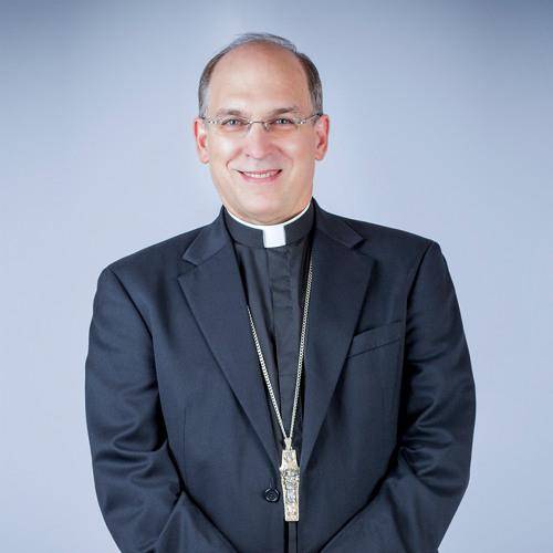 Obispo Víctor Masalles no ve bien   reforma Constitución