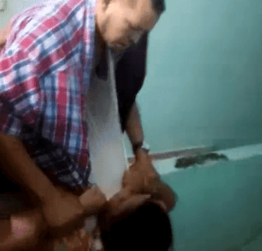 Video: hombre intenta lanzar a una mujer desde un cuarto piso en Los Ríos