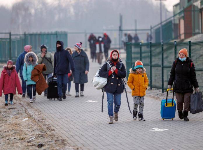 ACNUR eleva a 368,000 refugiados ucranianos que abandonaron país