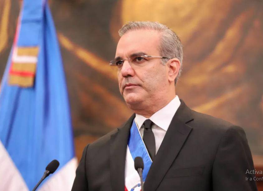 Luis Abinader suspende sus actividades tras fallecimiento doña Rosa Gómez