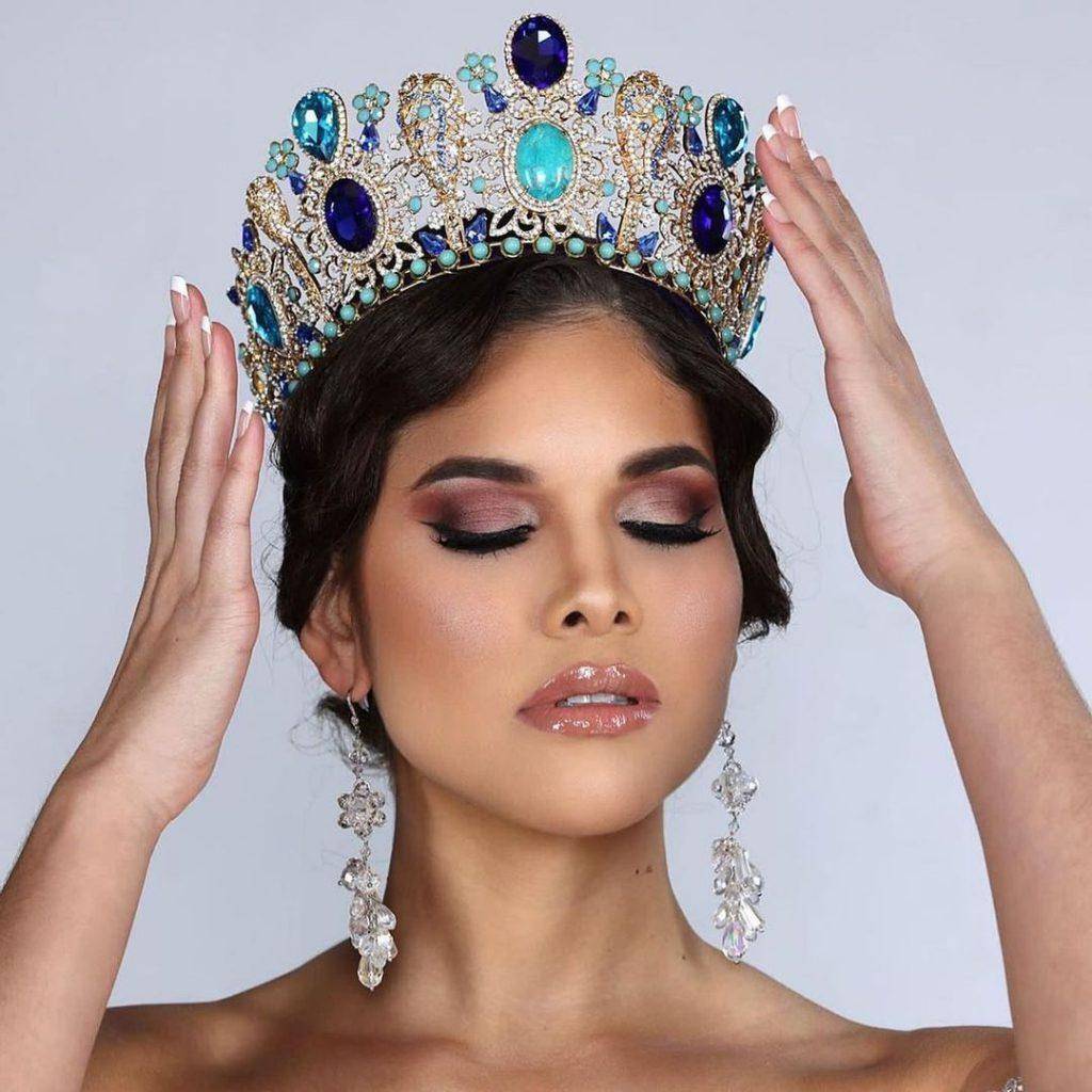 Emmy Peña fue coronada como Miss World Caribbean 2021