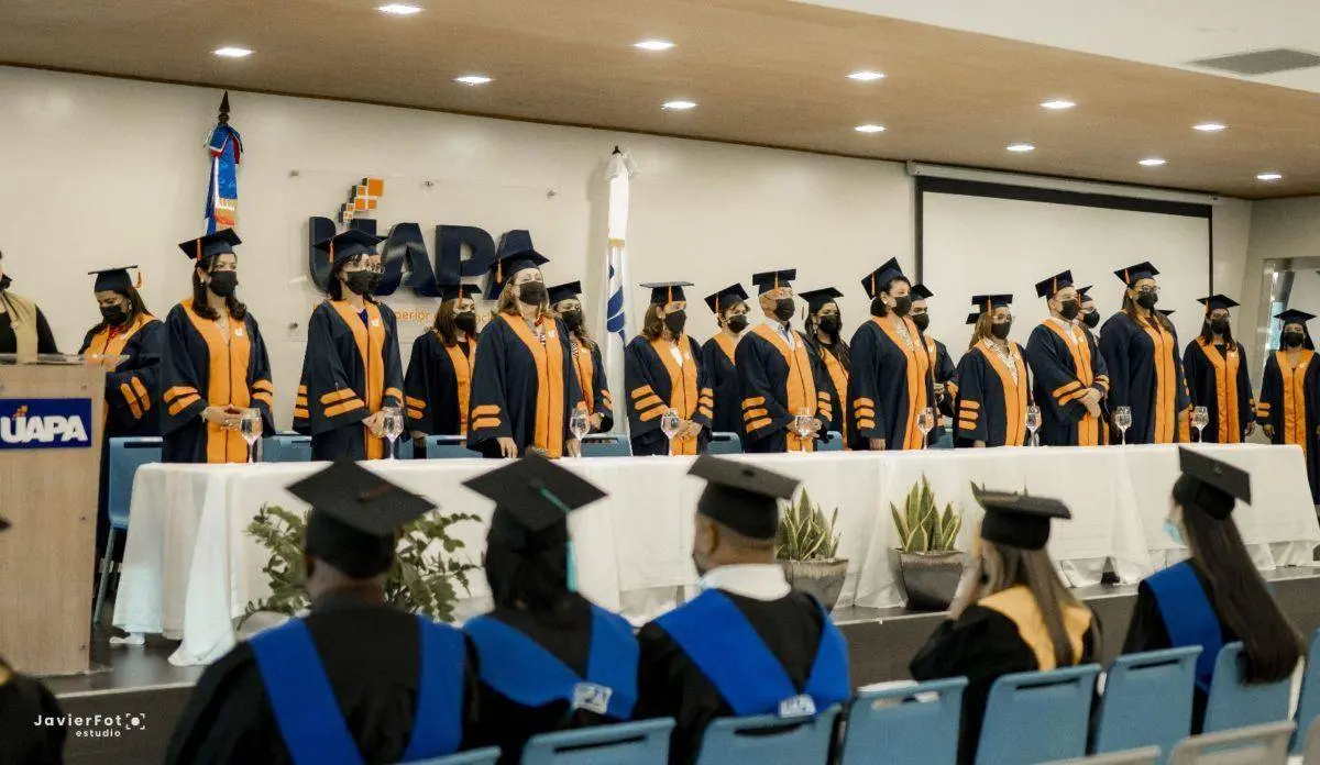 UAPA celebra graduación con unos 1,321 profesionales