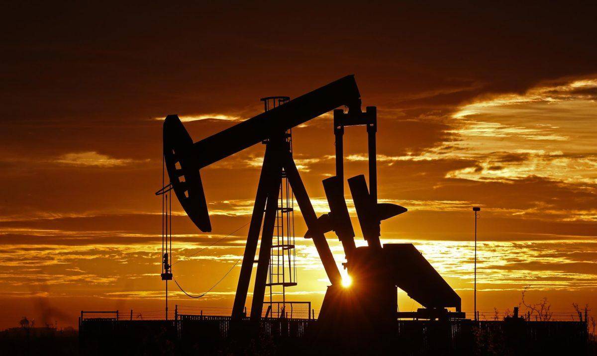 El petróleo de Texas abre con una caída del 5,2 %, hasta 117,24 dólares