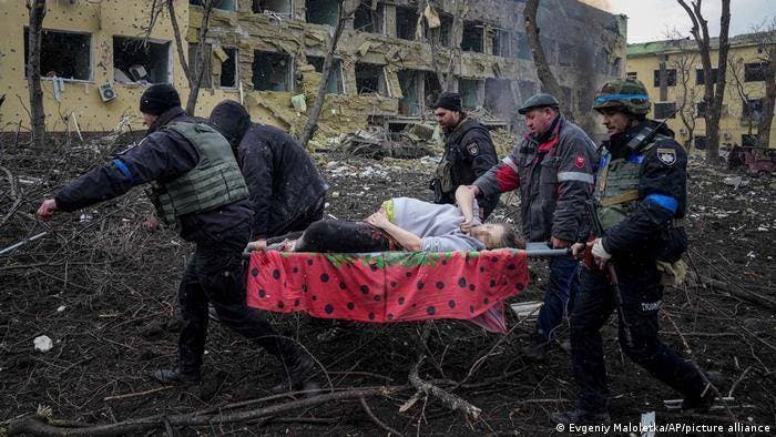 Ucrania dice Rusia atacó un hospital para niños