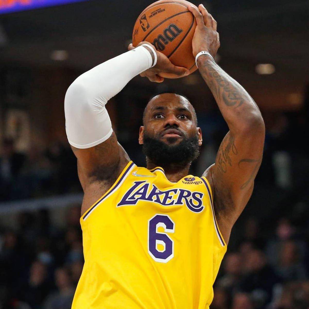 LeBron James anota 56 puntos en victoria de los Lakers frente a Warriors
