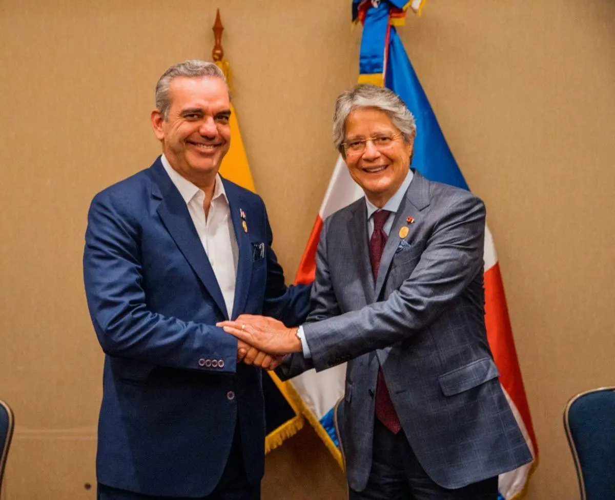 Firma acuerdo de cooperación aérea  gobierno Ecuador