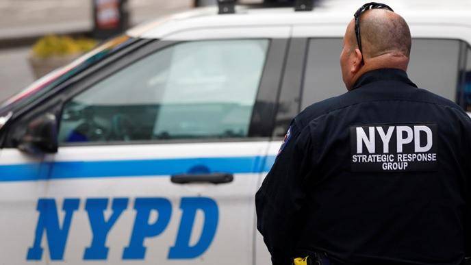 Policía persigue hombres se tirotearon en calle Alto Manhattan y Brooklyn