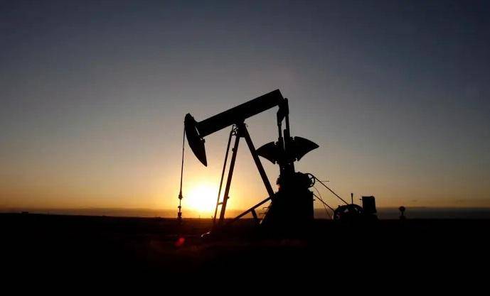 El petróleo de Texas cierra con una subida del 3,6 %, hasta 123,70 dólares