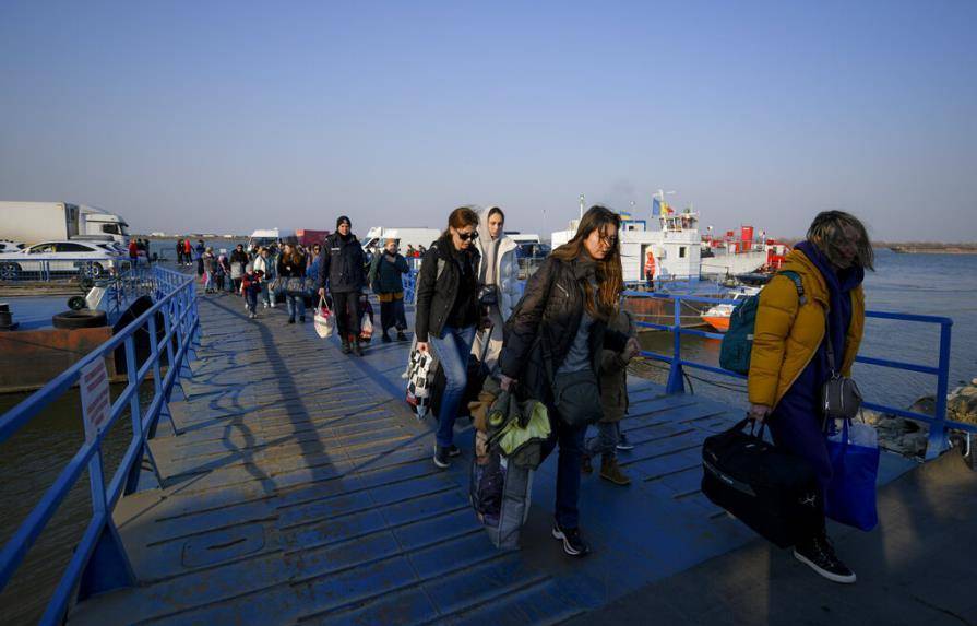 Rusia se ofrece para ayudar a evacuar extranjeros de Mariúpol