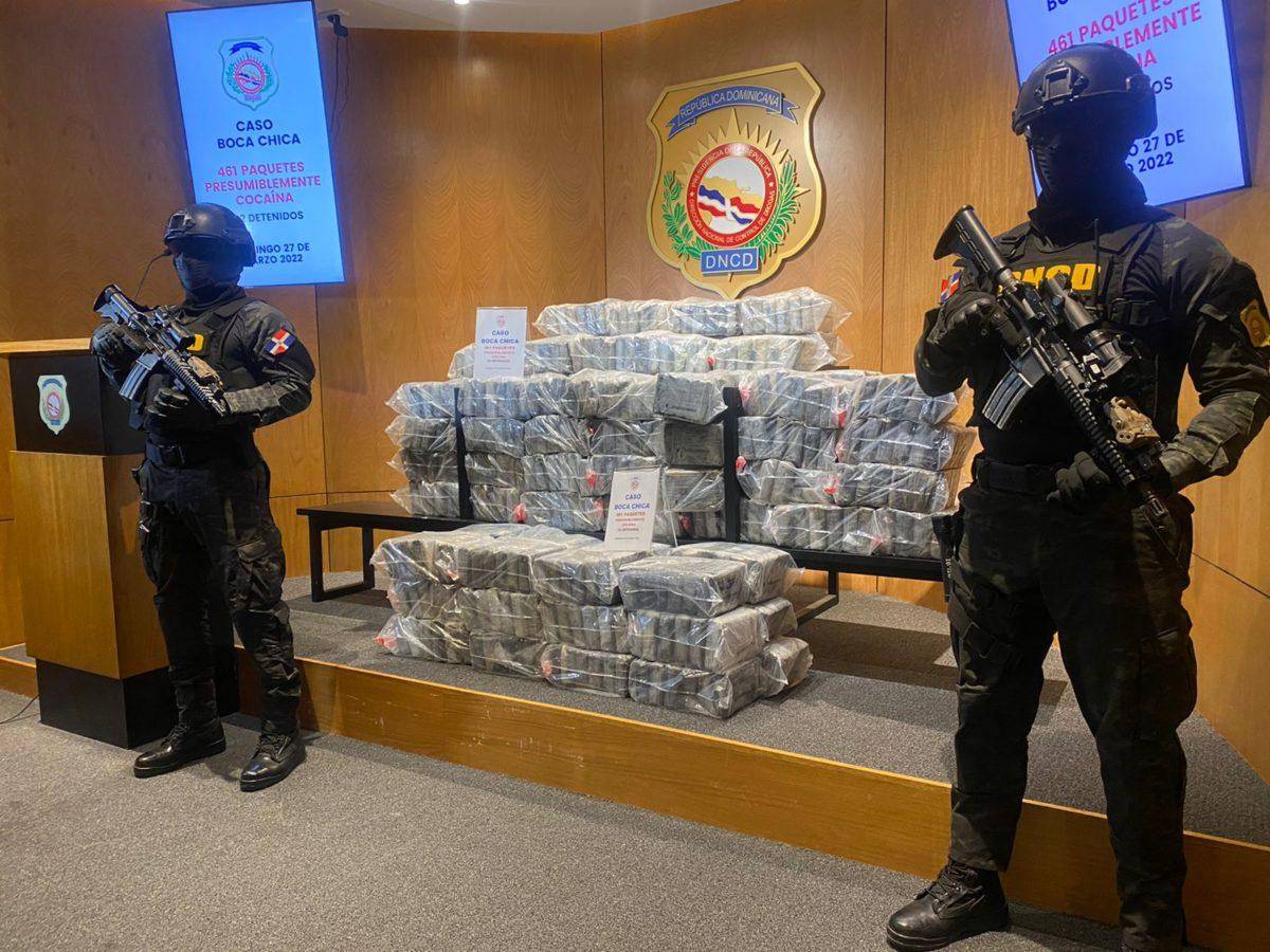 Ocupan 461 paquetes de cocaína en Boca Chica