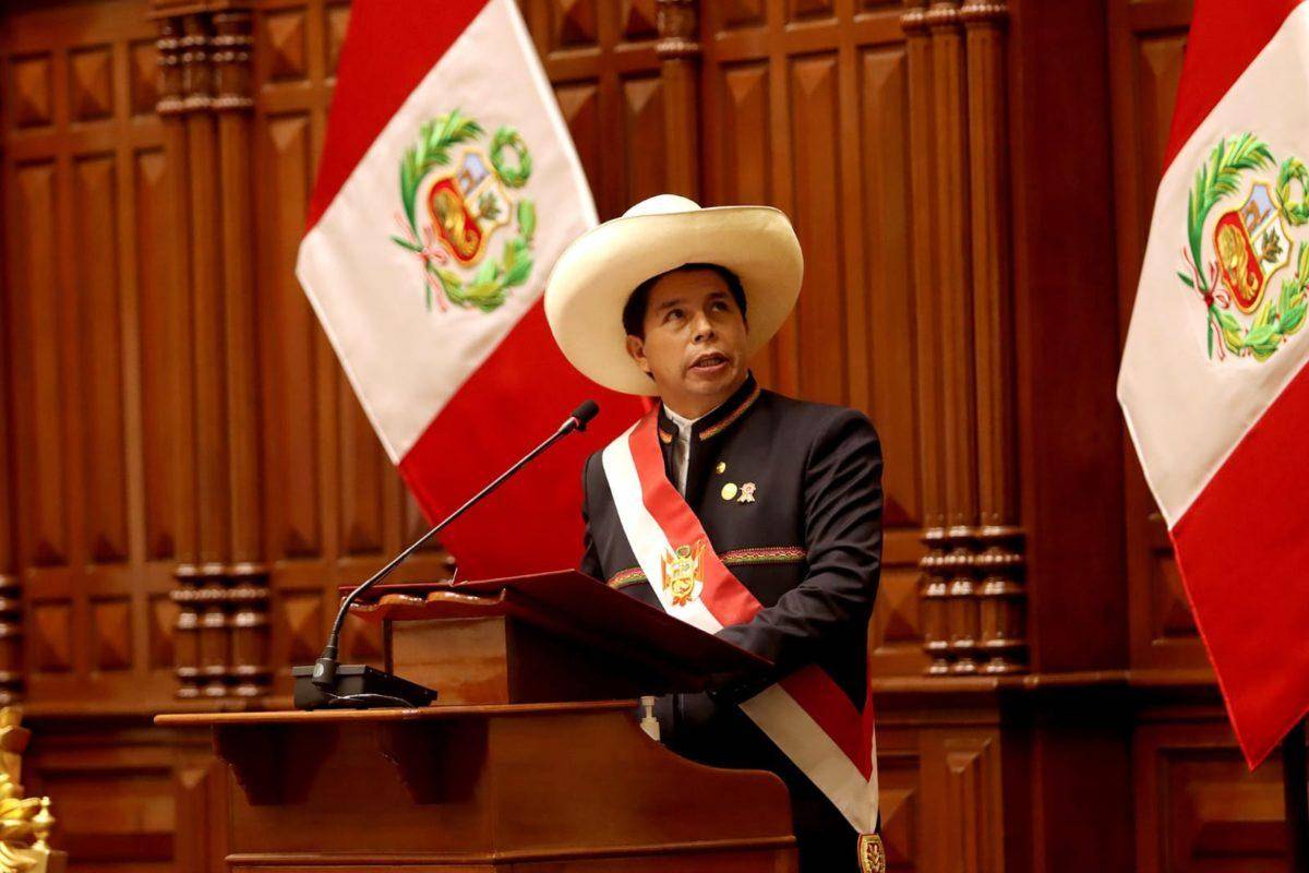 Oposición Perú busca destituir al presidente Pedro Castillo