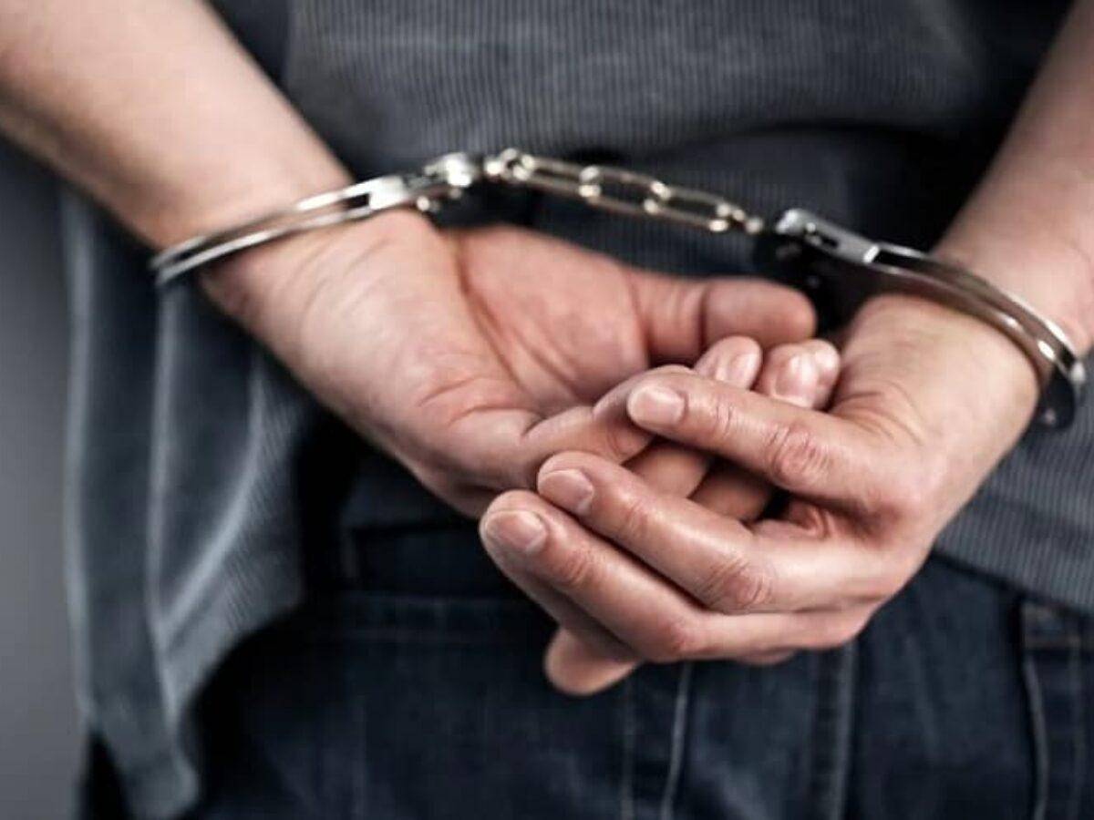 Arrestan a pastor en la Florida que abusó de menores durante 30 años