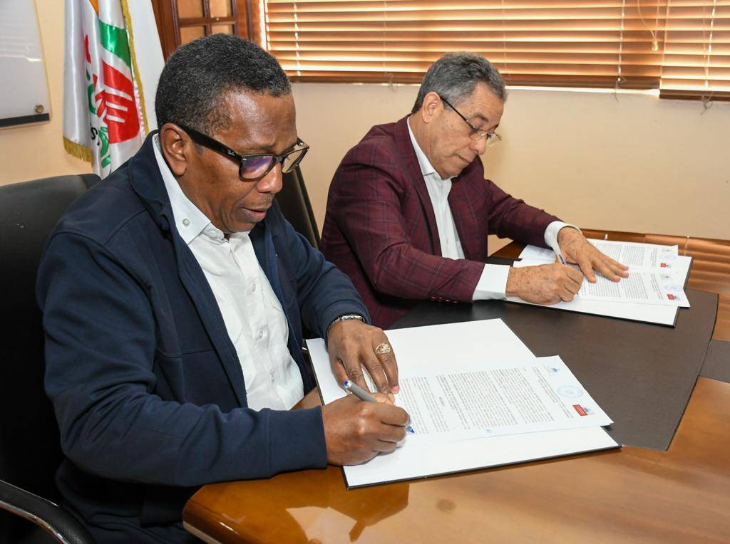 CEED y DGDC firman acuerdo interinstitucional