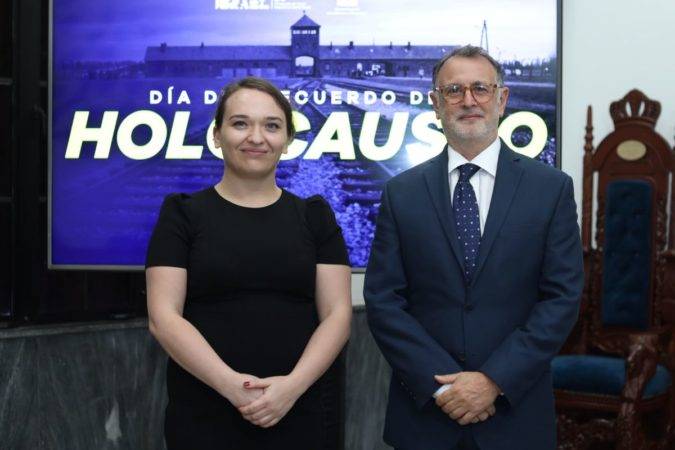 1. Señora Alona Markovski e Isaac Lalo Presidente del Centro Israelita de la Rep. Dom jpg