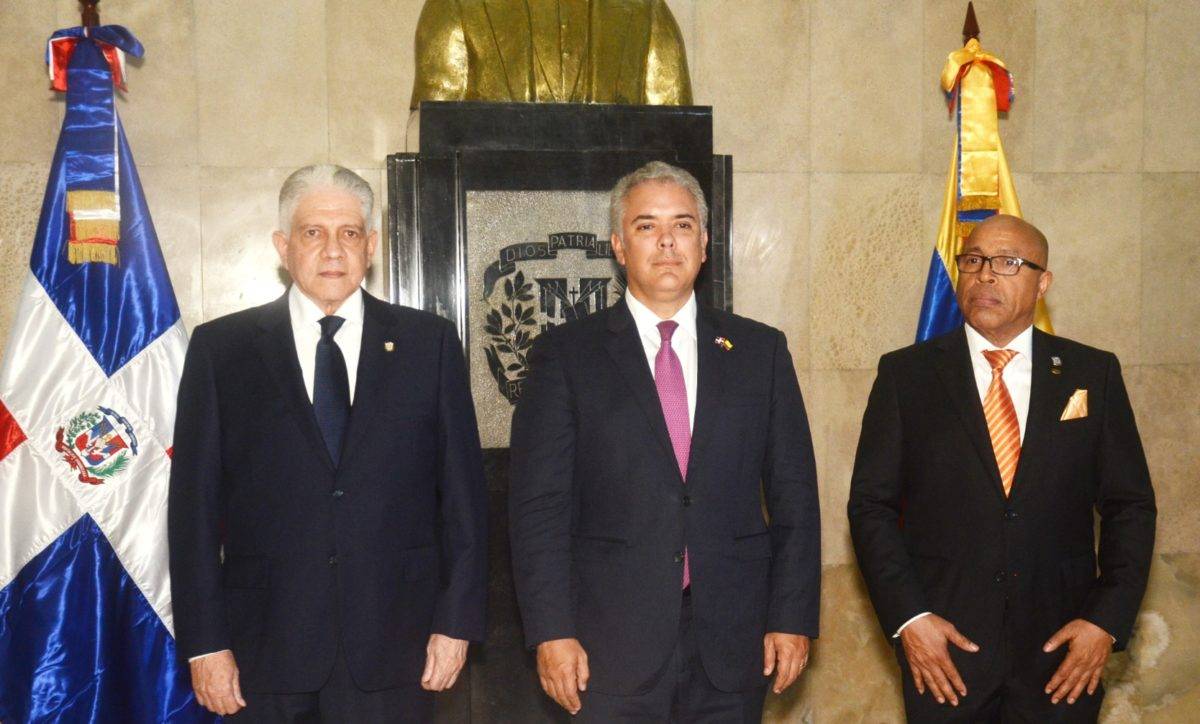 Gobiernos dominicano y de Colombia firman 5 acuerdos