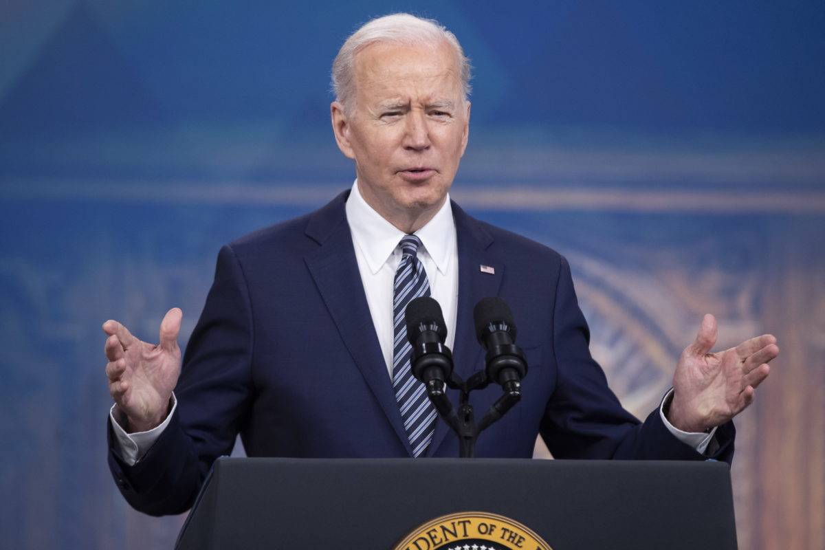 Biden envía $800 millones de dólares en   ayuda militar Ucrania