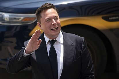 Fundador de Twitter dice Elon Musk es la “solución” para la plataforma
