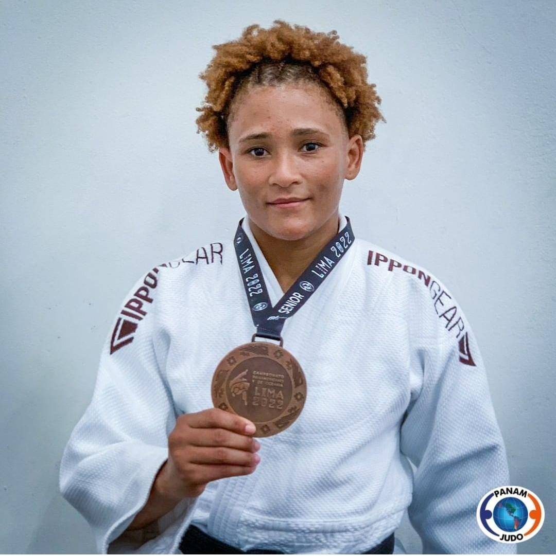 Estefanía Soriano gana bronce en campeonato senior judo Perú