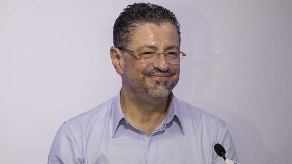 Rodrigo Chaves gana  presidencia de Costa Rica
