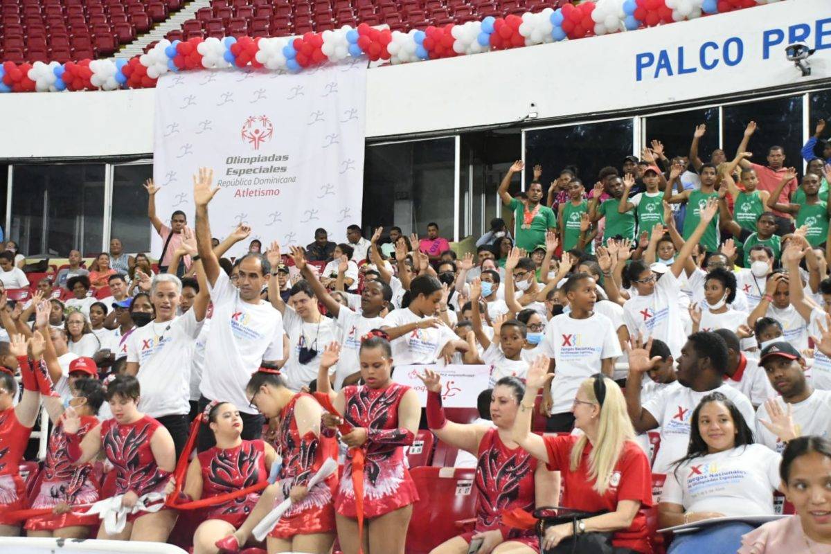 Ministro Camacho resalta apoyo a atletas  Olimpíadas Especiales
