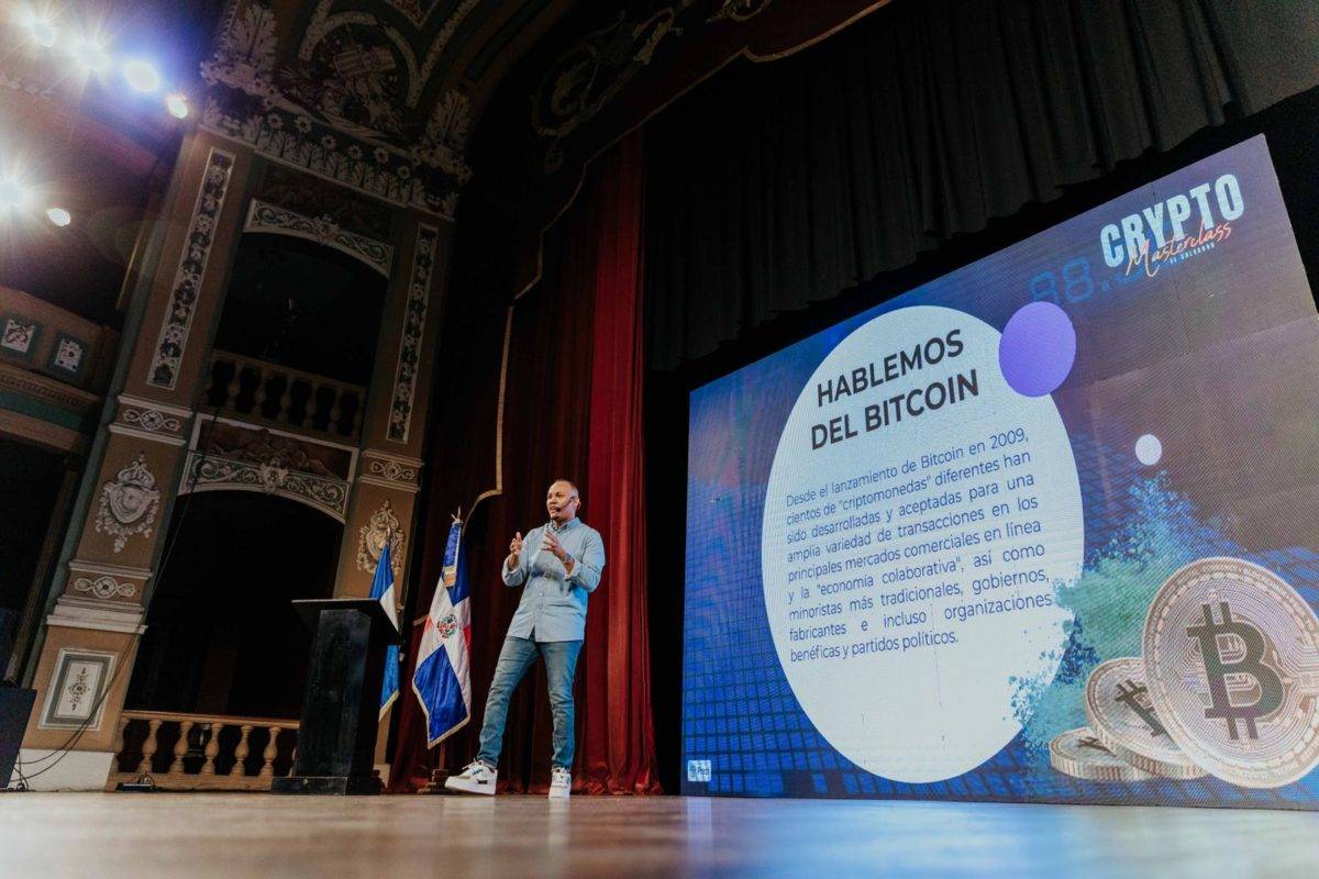 Academia de tecnología en RD y El Salvador capacitarán jóvenes en bitcoin