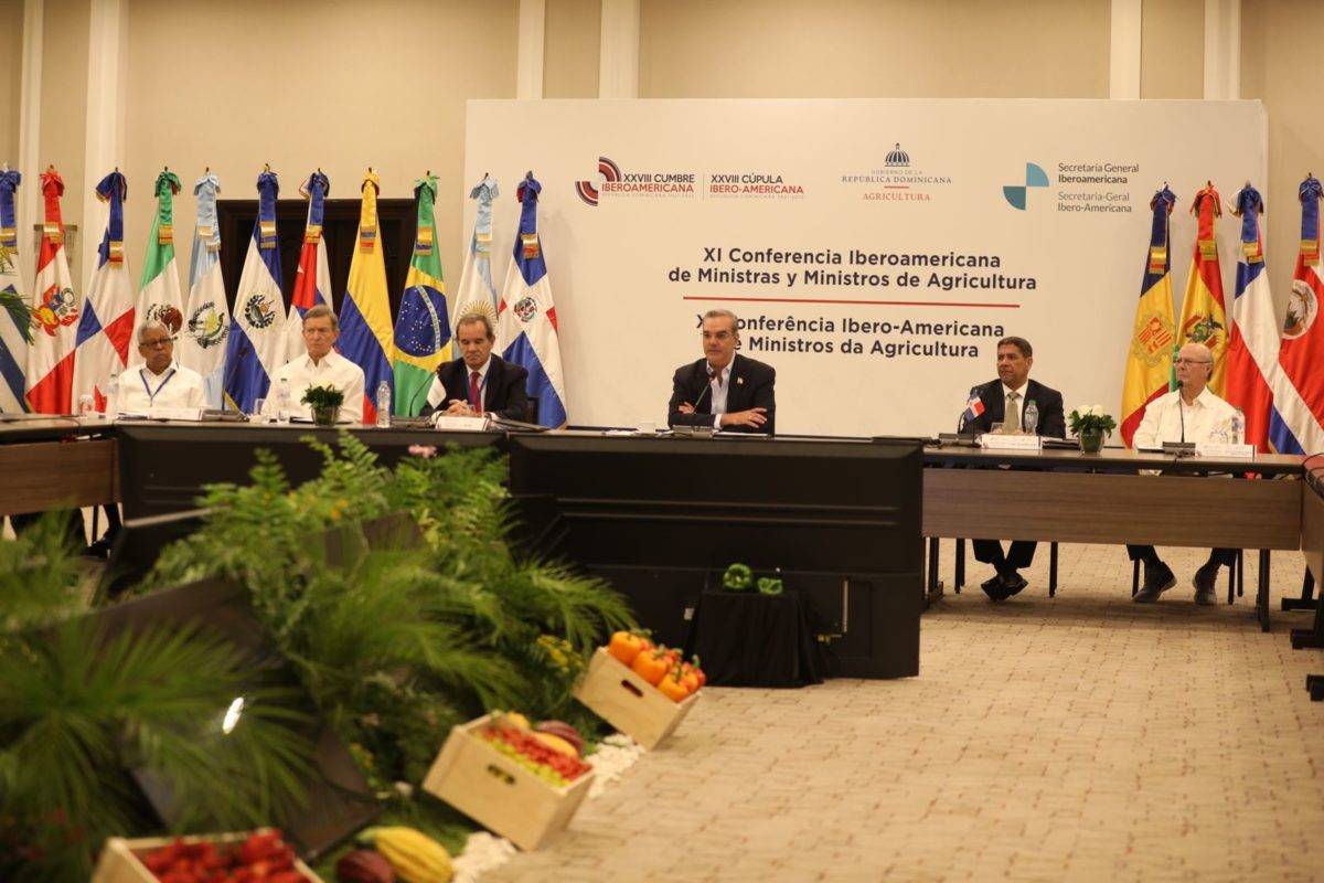 Abinader llamó a Iberoamérica a enfrentar producción de alimentos