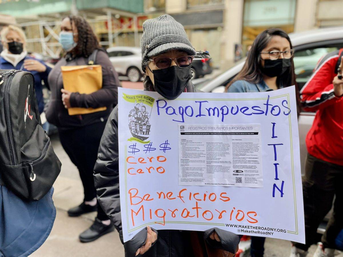 Inmigrantes en NY recuerdan pagan impuestos y no son ciudadanos