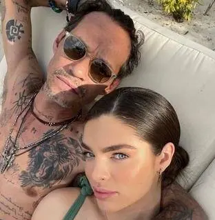 ¡Vacaciones! Marc Anthony y su novia Nadia Ferreira alojados en el país