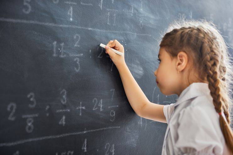 El rendimiento de las niñas en matemáticas iguala ya al de los niños